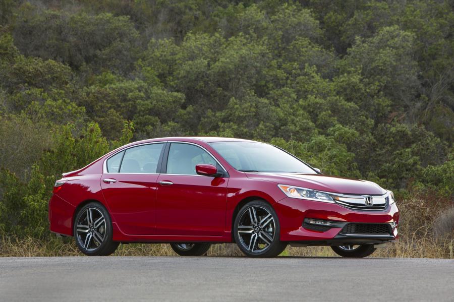  Honda Accord Sport 2016 года  (US) (фото 15 из 26)